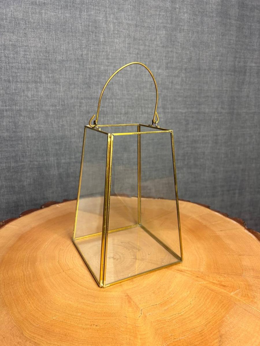 Ոսկեգույն մոմակալ-ծաղկաման